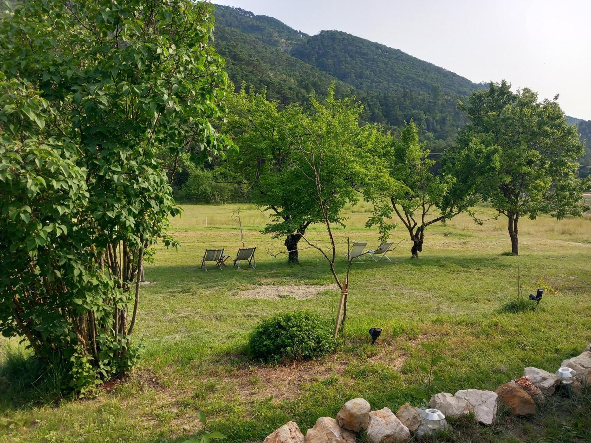 Gite La Mountagna Peyroules Exterior foto